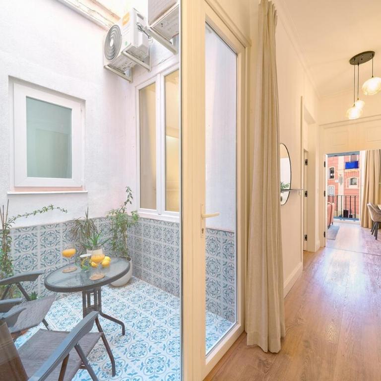 Quiet Place in Historic Plz San Francisco Malaga - Three-Bedroom Apartment - 12