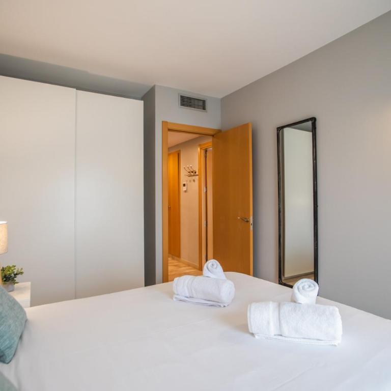 P1MAL1091- Fantastic 3bed steps away from Sagrada - Three-Bedroom Apartment - 25