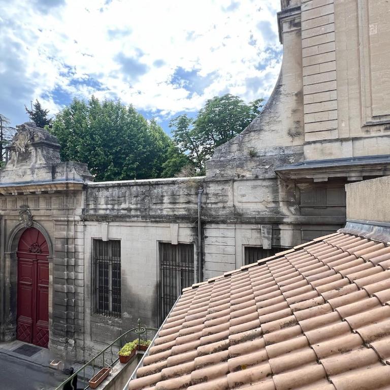 Appartements Avignon Centre - Chambre Double ou Lits Jumeaux avec Salle de Bains Privative - 10