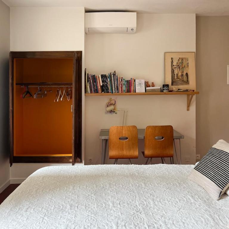 Appartements Avignon Centre - Chambre Double ou Lits Jumeaux avec Salle de Bains Privative - 3