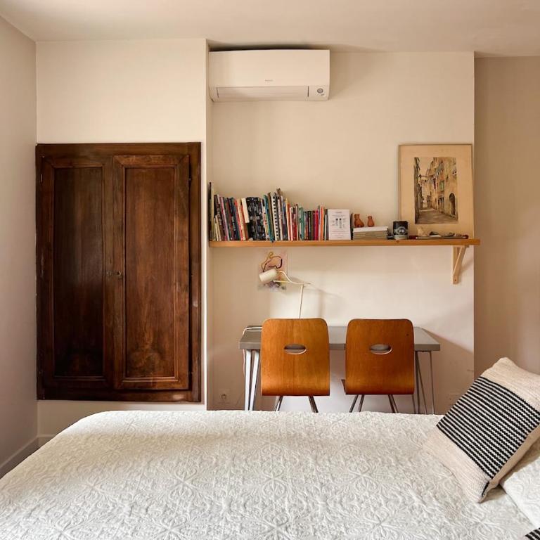 Appartements Avignon Centre - Chambre Double ou Lits Jumeaux avec Salle de Bains Privative - 2