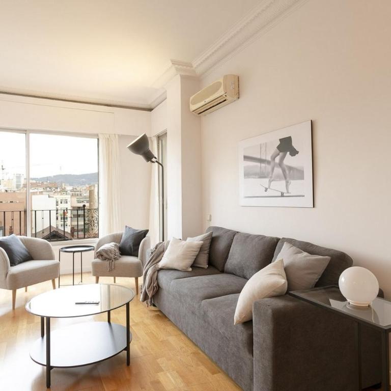 Gran Vía Suites - Three-Bedroom Apartment - 1