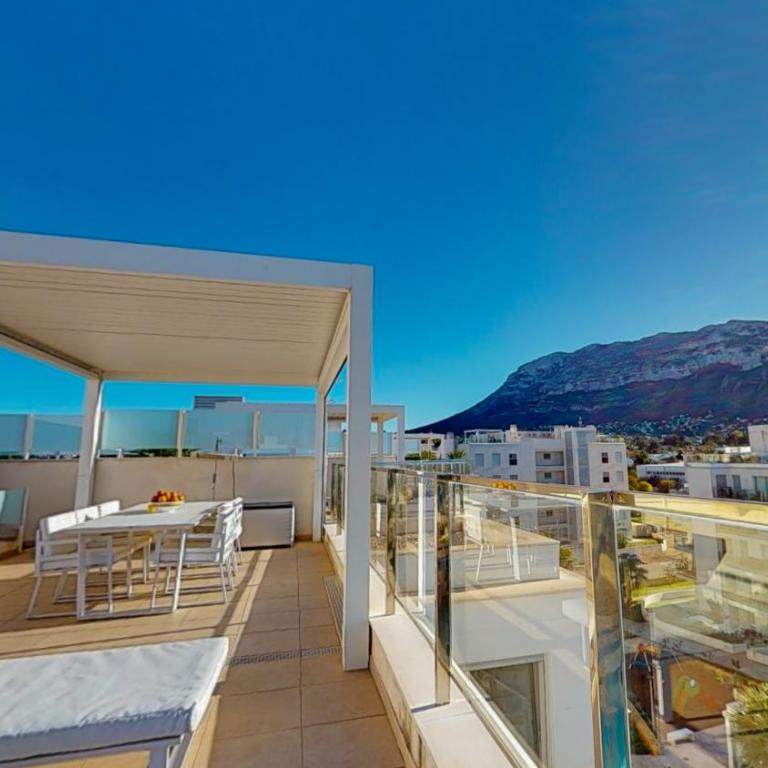 Atico Buen Vivir con gran terraza y vistas espectaculares en Marina Real II Denia by Family Homes Rentals - Apartamento Ático - 8