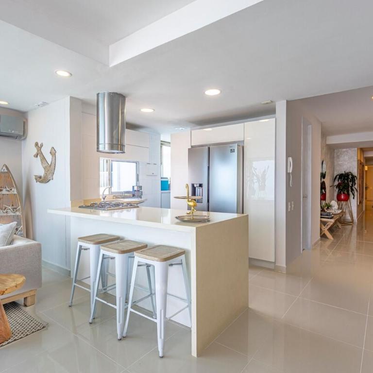 Luxurious Beachfront 3BR, Pool & Ocean Views - Three-Bedroom Apartment - 13