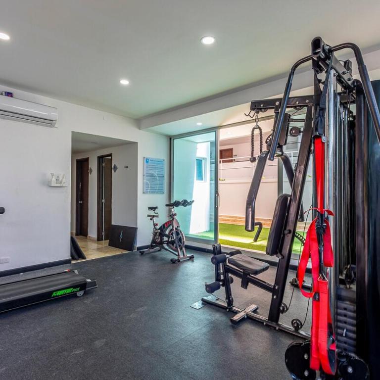 Luxurious Beachfront 3BR, Pool & Ocean Views - Three-Bedroom Apartment - 21