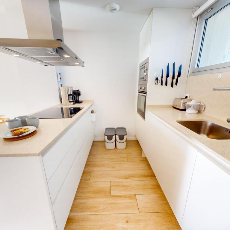 Atico Buen Vivir con gran terraza y vistas espectaculares en Marina Real II Denia by Family Homes Rentals - Apartamento Ático - 11