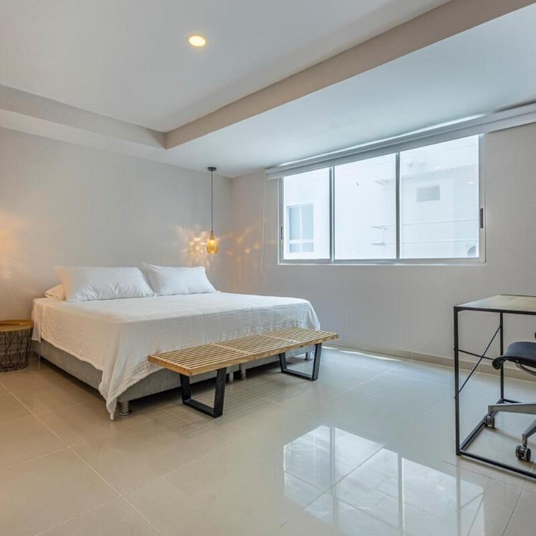 Luxurious Beachfront 3BR, Pool & Ocean Views - Three-Bedroom Apartment - 39