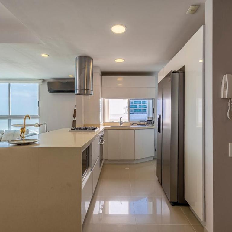 Luxurious Beachfront 3BR, Pool & Ocean Views - Three-Bedroom Apartment - 40