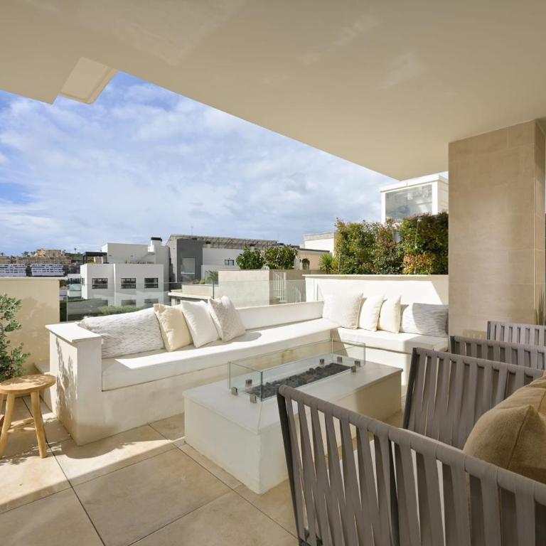 Luxury 3-Bedroom Corner Apartment with Large Terrace La Cala de Mijas - Apartment - 5