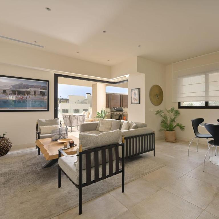 Luxury 3-Bedroom Corner Apartment with Large Terrace La Cala de Mijas - Apartment - 9