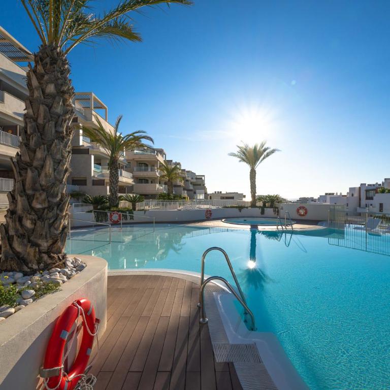 Luxury 3-Bedroom Corner Apartment with Large Terrace La Cala de Mijas - Apartment - 29