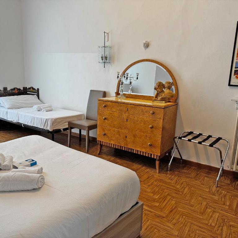Duomo Amazing Downtown Como Centre - Appartamento con 2 Camere da Letto e Balcone - 30