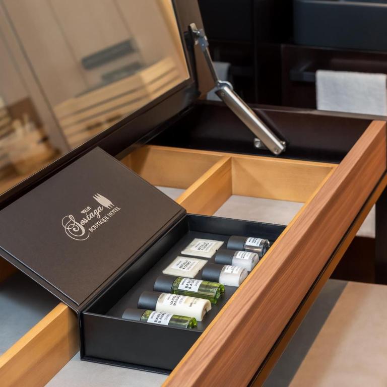 Boutique Hotel Villa Sostaga - Suite Luxury con Vasca Idromassaggio - 3