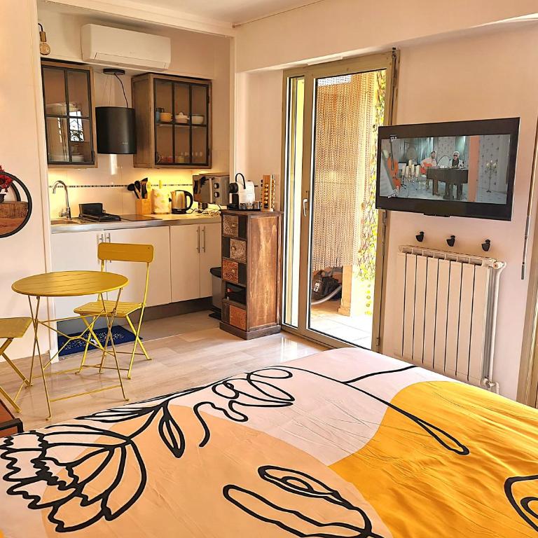 STUDIO BALCON CALME AVEC PARKING 5mn de la MER - Appartement 1 Chambre - 7