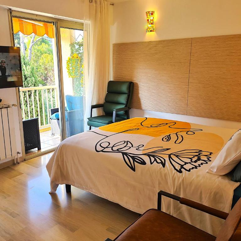 STUDIO BALCON CALME AVEC PARKING 5mn de la MER - Appartement 1 Chambre - 20