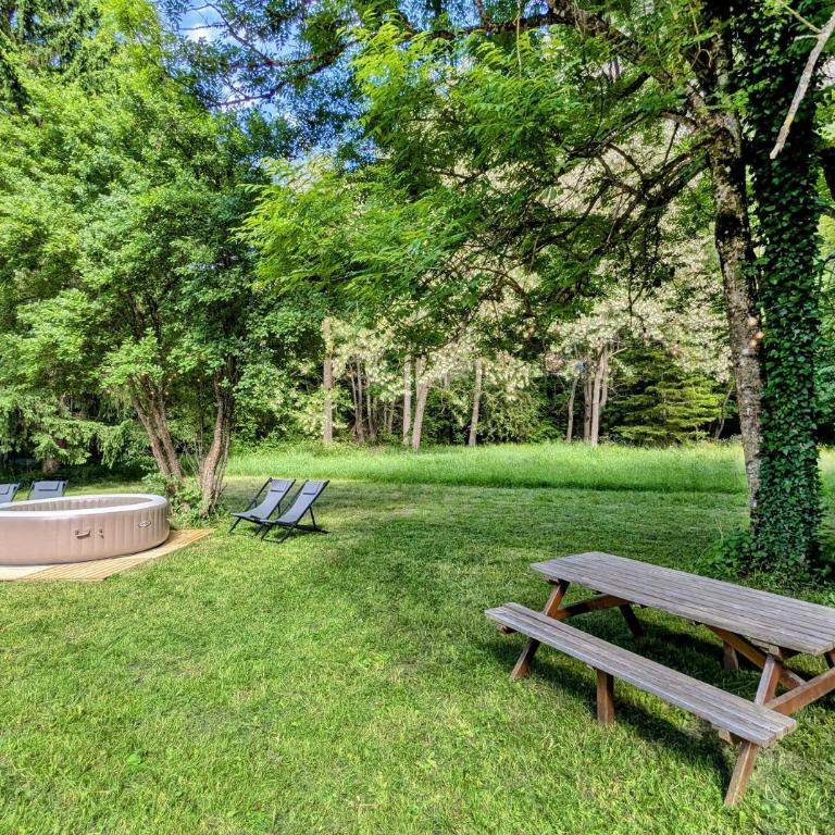 Maison avec grand jardin, garage, jacuzzi supplément - Haus mit 5 Schlafzimmern - 32