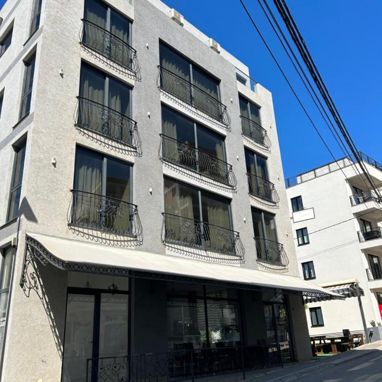 Adam & Eve Family Apartment - One-Bedroom Apartment - 31