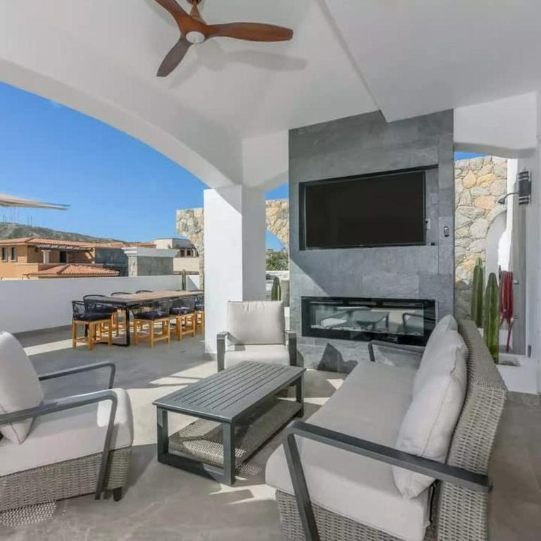 Elegant 6BR Oasis with Ocean Views Pool & Golf - Vacation Home - 30