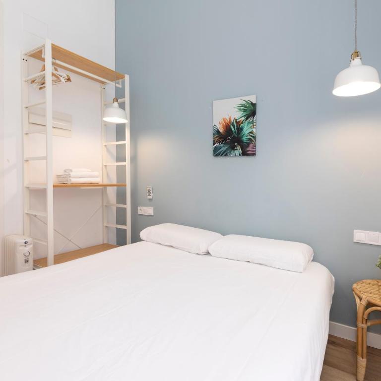Cozy apartment Valencia city center! - Three-Bedroom Apartment - 12