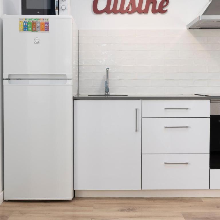 Cozy apartment Valencia city center! - Three-Bedroom Apartment - 16