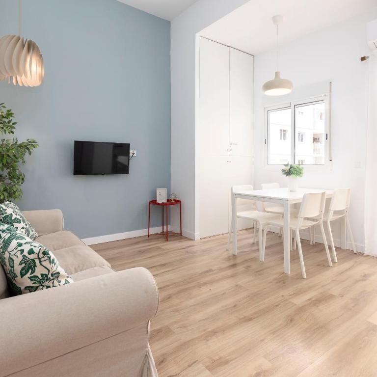 Cozy apartment Valencia city center! - Three-Bedroom Apartment - 17
