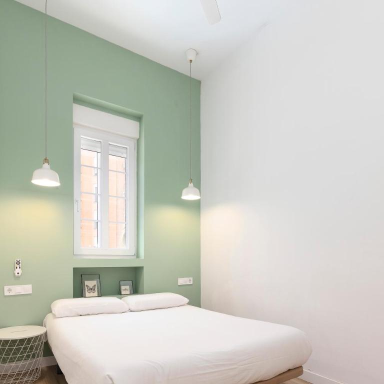 Cozy apartment Valencia city center! - Three-Bedroom Apartment - 28