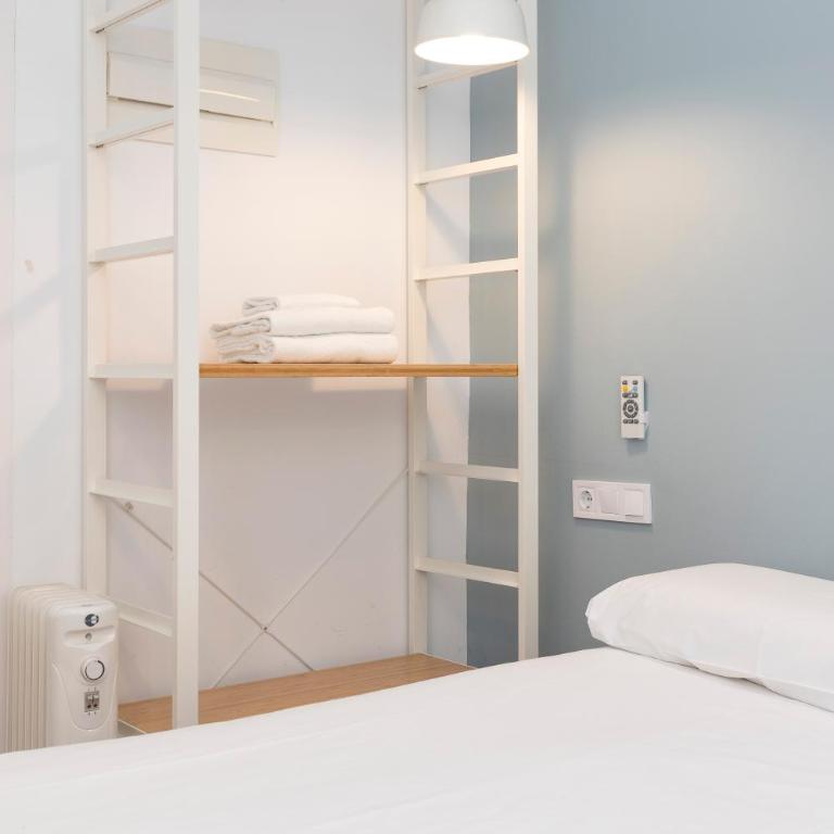 Cozy apartment Valencia city center! - Three-Bedroom Apartment - 27