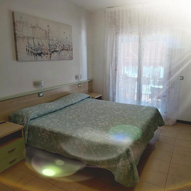 Bar Moro 1963 - Camera Matrimoniale con Bagno Privato - 2