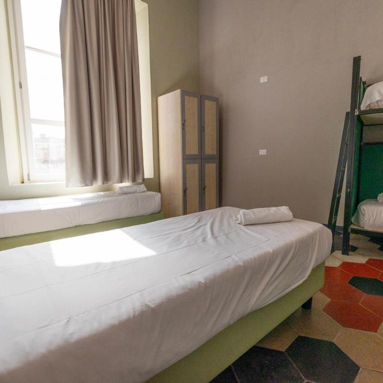 Borgo Ripa Urban Travel - Camera Familiare con Bagno in Comune - 5