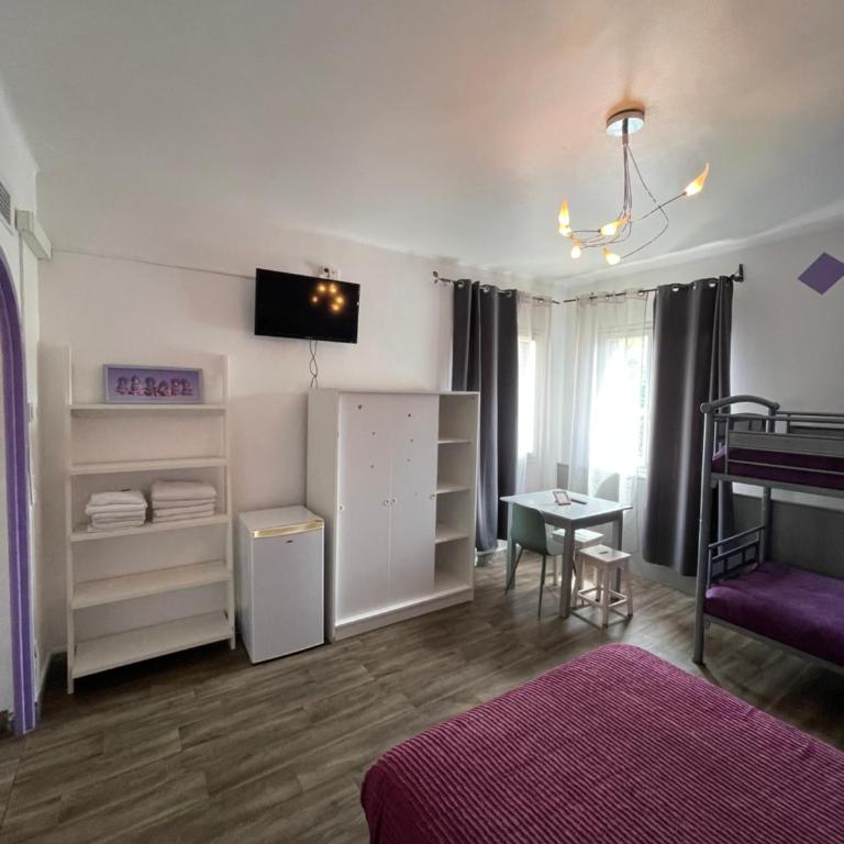 Hotel Clair Logis - Chambre Familiale avec Salle de Bains - 7