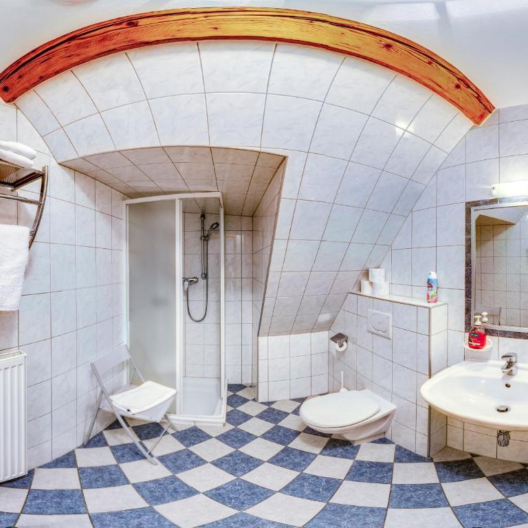 Frühstückspension Zanglhof - Doppel- oder Zweibettzimmer - 11