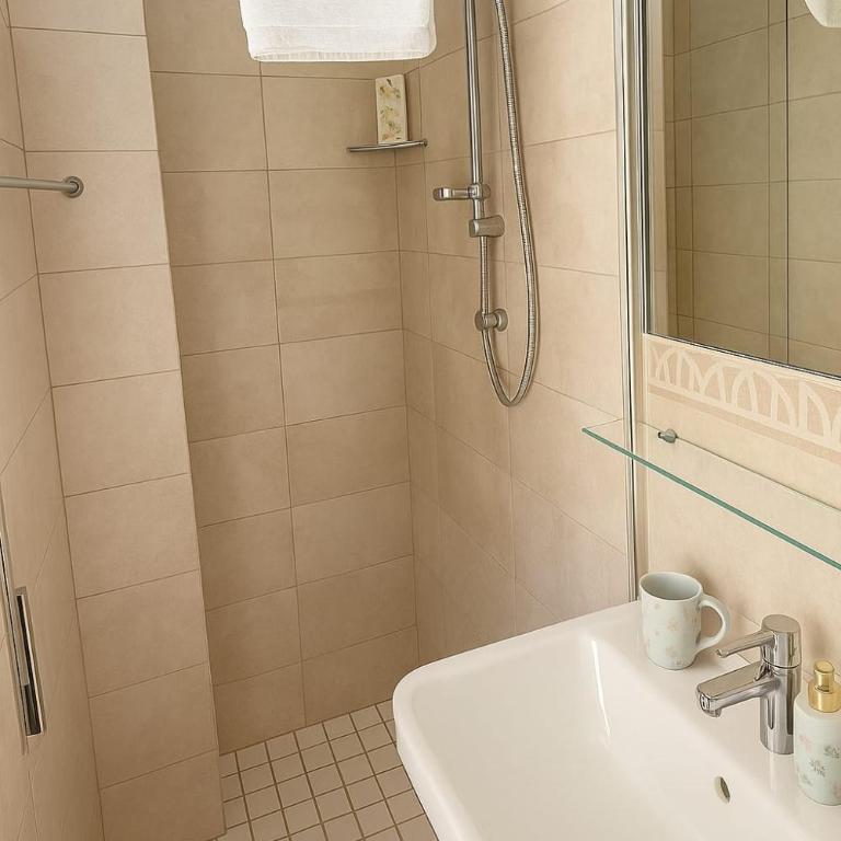 SOGNO D'ESTATE 2 - Camera Matrimoniale/Doppia con Letti Singoli con Bagno Privato - 1