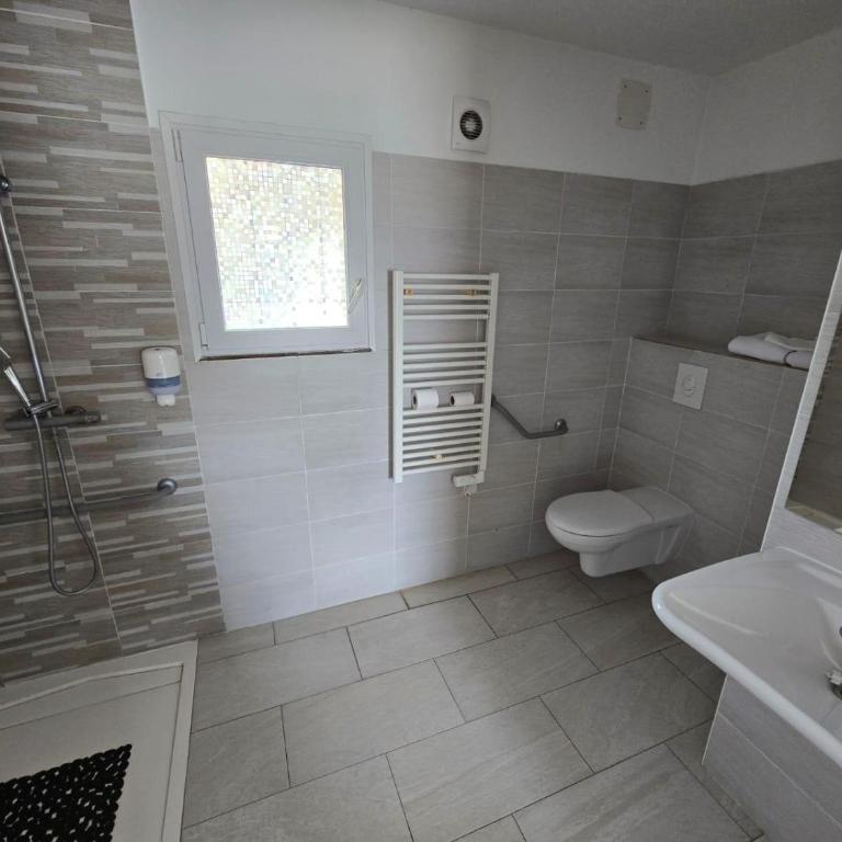 Hôtel de la Poste Piscine - Chambre Double - Rez-de-Chaussée - 15