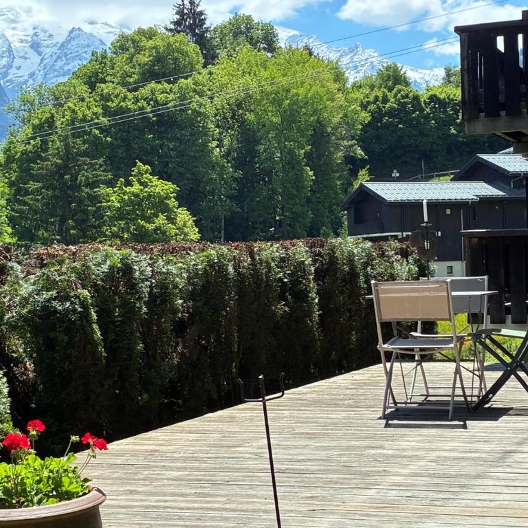 3 Bed Apartment with Private Terrace, Communal Pool, Mont Blanc Views - Appartement 3 Chambres avec Vue sur la Montagne - 2