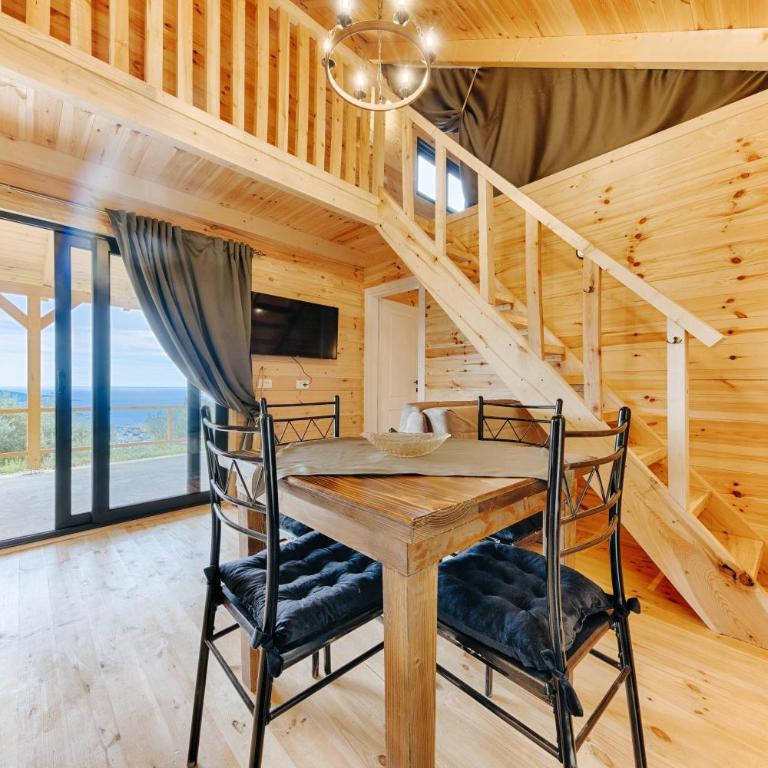 Olive Hills holiday homes 3 - Three-Bedroom Chalet - 9