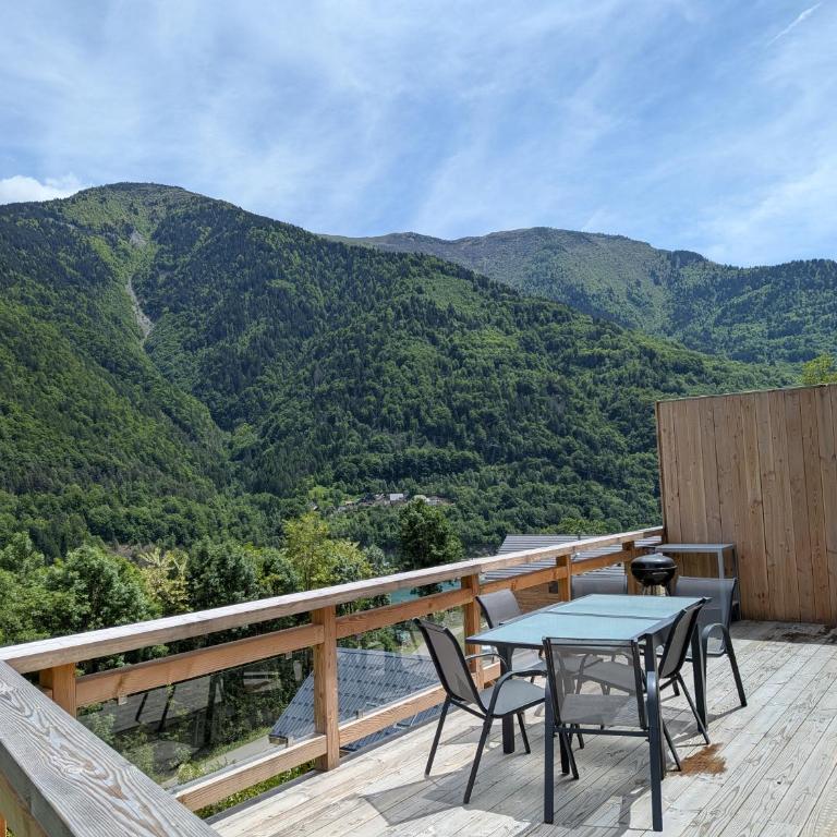 Le Bois Cosy appartement 4 étoiles 6 personnes, ACCES SKI ALPE D'HUEZ GRAND DOMAINE A 3 K M - Appartement 2 Chambres - Vue sur Lac - 8