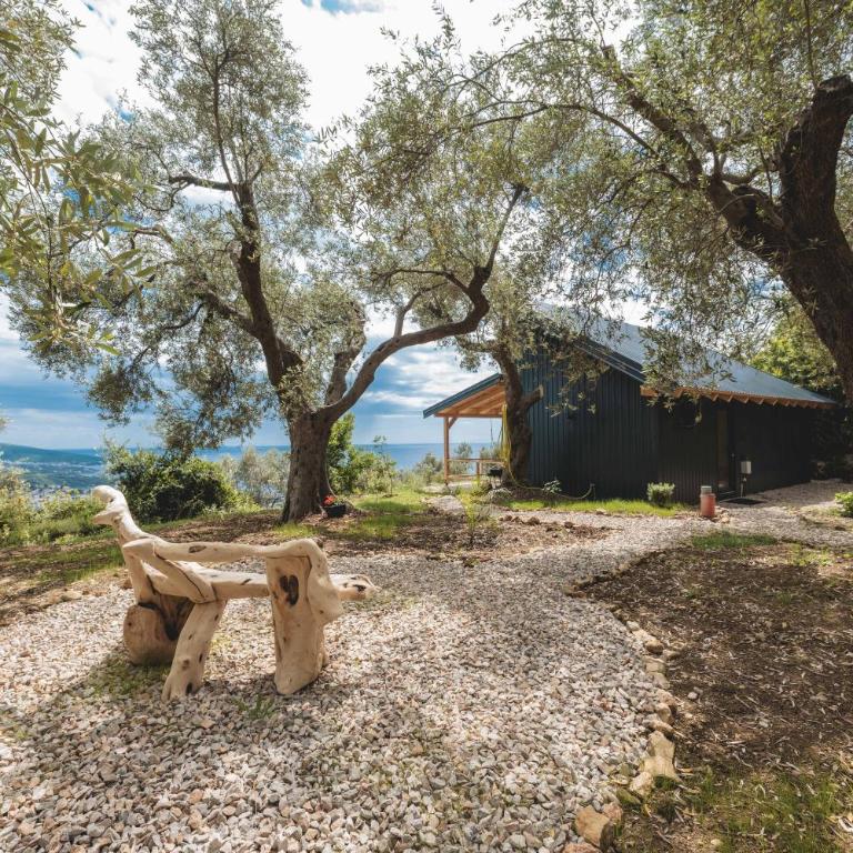 Olive Hills holiday homes 3 - Three-Bedroom Chalet - 1