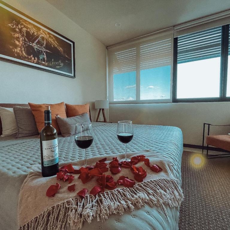 Sunrise 2BR Apt Steps from the Beach with Pool View - Apartamento de 2 dormitorios - 1