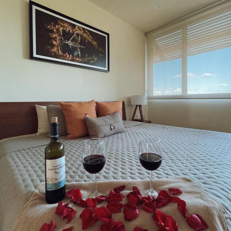 Sunrise 2BR Apt Steps from the Beach with Pool View - Apartamento de 2 dormitorios - 6
