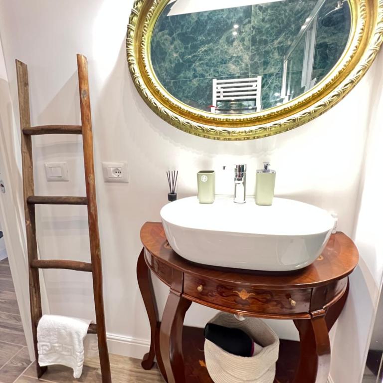 Trastevere10 - Appartamento con 2 Camere da Letto e Balcone - 19