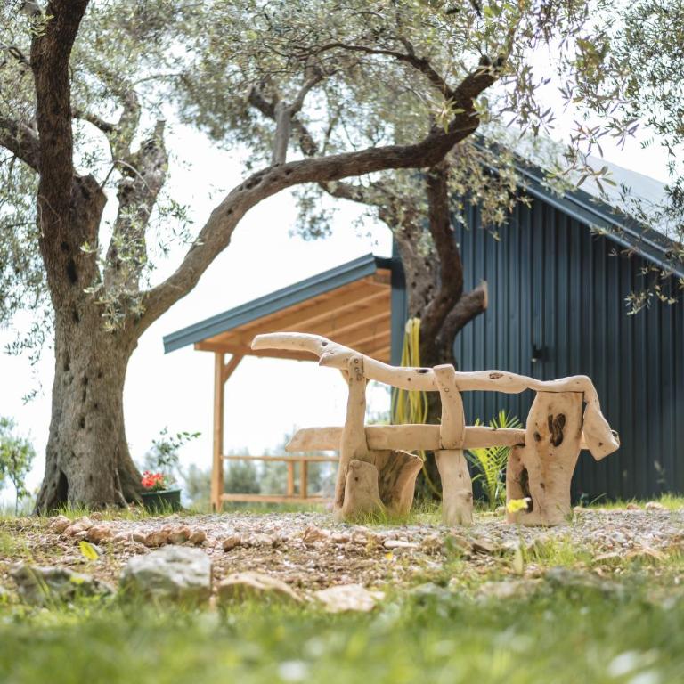 Olive Hills holiday homes 3 - Three-Bedroom Chalet - 44