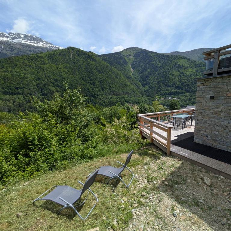 Le Bois Cosy appartement 4 étoiles 6 personnes, ACCES SKI ALPE D'HUEZ GRAND DOMAINE A 3 K M - Appartement 2 Chambres - Vue sur Lac - 4