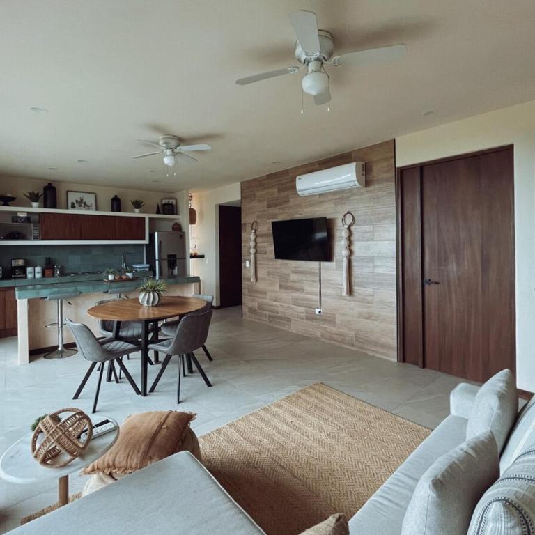 Sunset 2BR Apartment Steps from the Beach with Ocean View - Apartamento de 2 dormitorios - 5