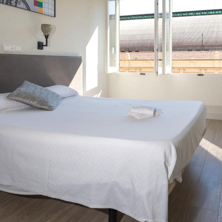 NWT Central Station Valencia - Double Room with Shared Bathroom - 14