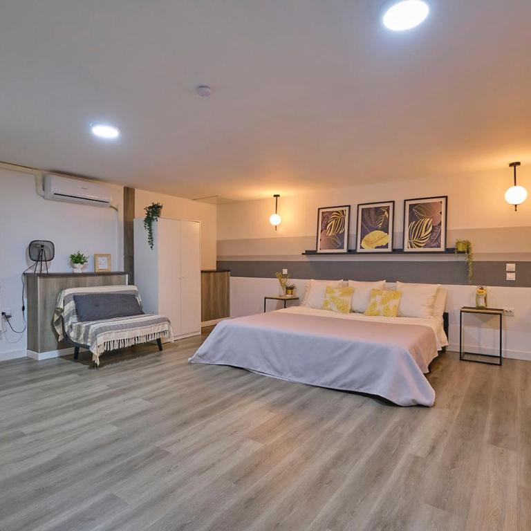 Alojamientos céntricos con bañera jacuzzi hidromasaje romántico - One-Bedroom Apartment - 22
