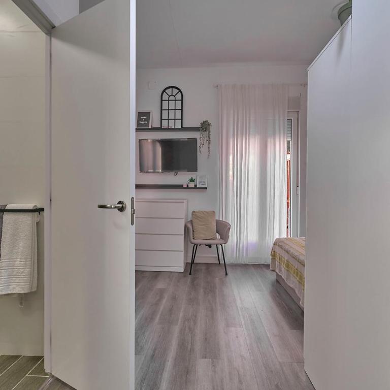 Alojamientos céntricos con bañera jacuzzi hidromasaje romántico - Deluxe One-Bedroom Apartment - 6