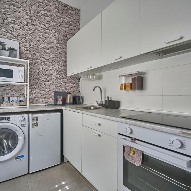 Alojamientos céntricos con bañera jacuzzi hidromasaje romántico - Deluxe One-Bedroom Apartment - 12
