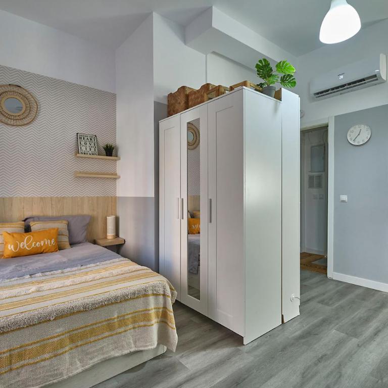 Alojamientos céntricos con bañera jacuzzi hidromasaje romántico - Deluxe One-Bedroom Apartment - 20
