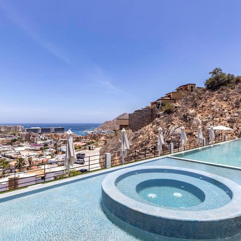 Stunning Ocean Views & Walk to Cabo Marina - Apartamento - 35
