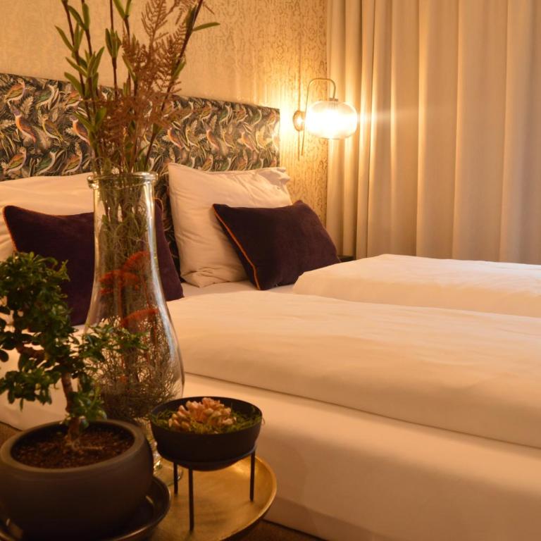 Hotel Jägerhof Mayrhofen - Doppelzimmer mit Gartenblick - 1